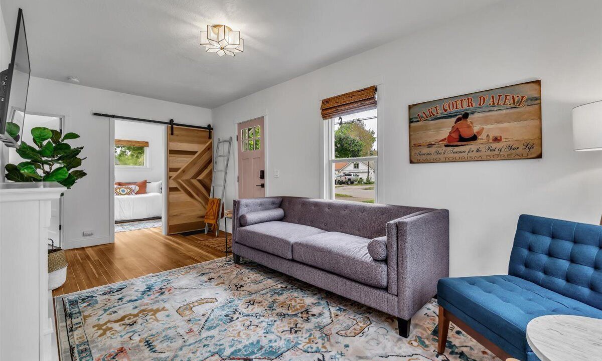 Photo of Livingroom in Garden District