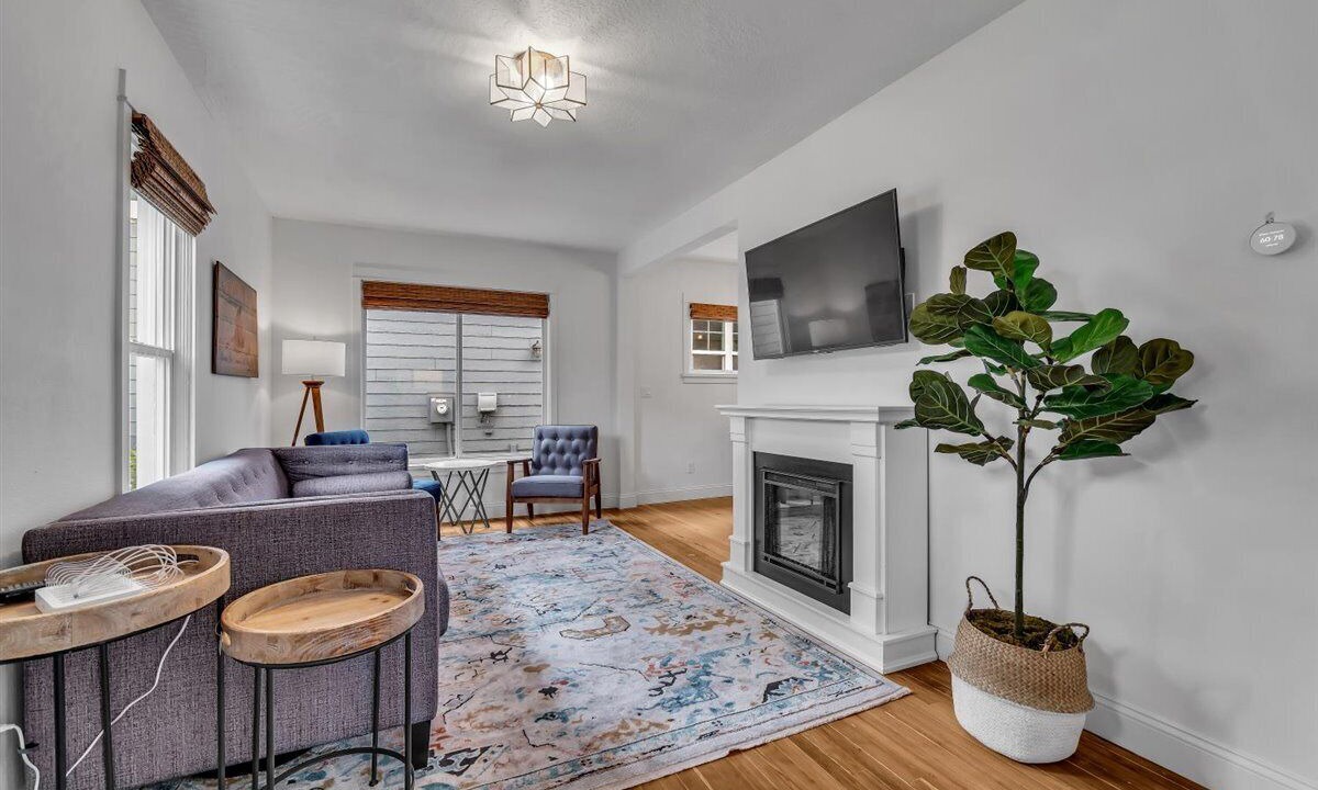 Photo of Livingroom in Garden District