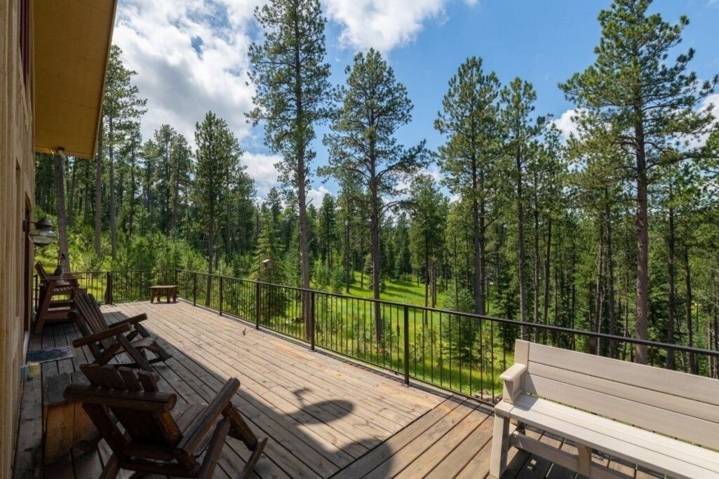 Photo of Outdoor in Benchmark