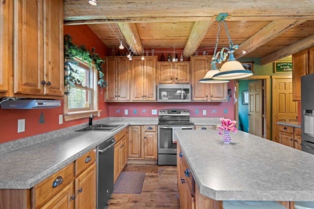Photo of Kitchen in Benchmark