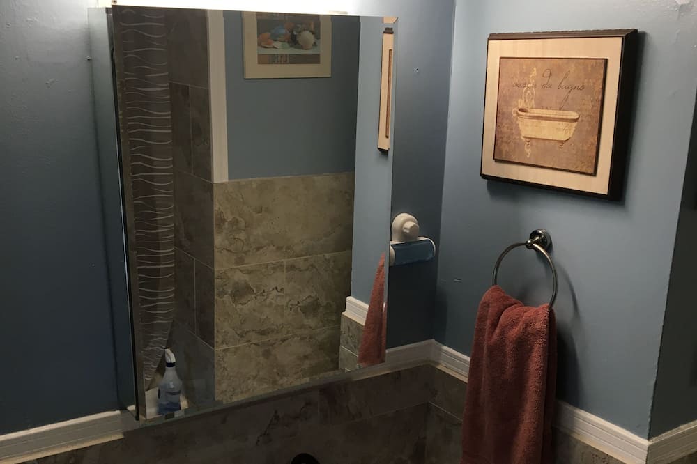 Photo of Bathroom in Prosperity Church Road