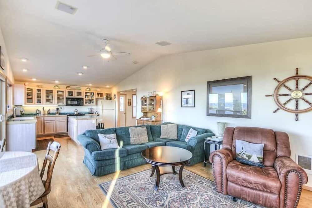 Photo of Livingroom in Sandpiper Village