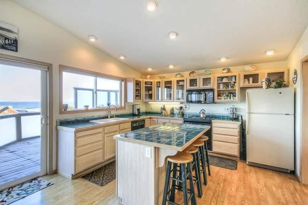 Photo of Kitchen in Sandpiper Village