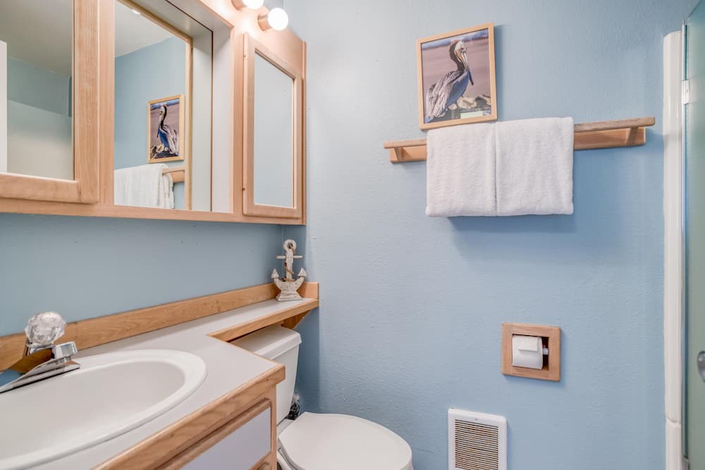 Photo of Bathroom in Neskowin
