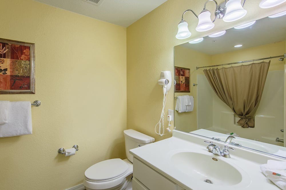 Photo of Bathroom in Canyon Lake