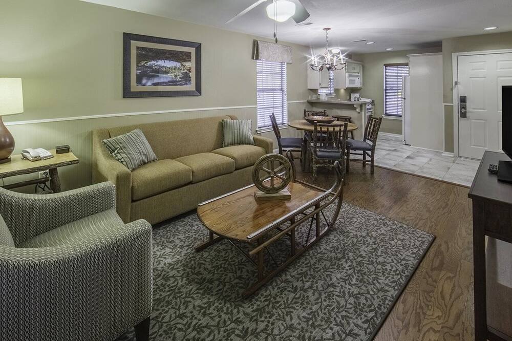 Photo of Bedroom in Canyon Lake