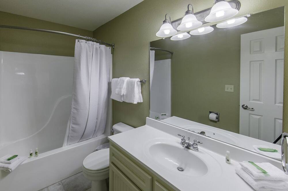 Photo of Bathroom in Canyon Lake