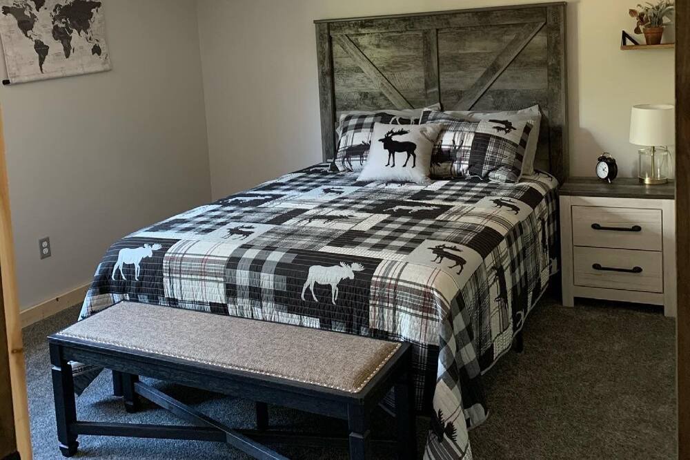 Photo of Bedroom in Island Park