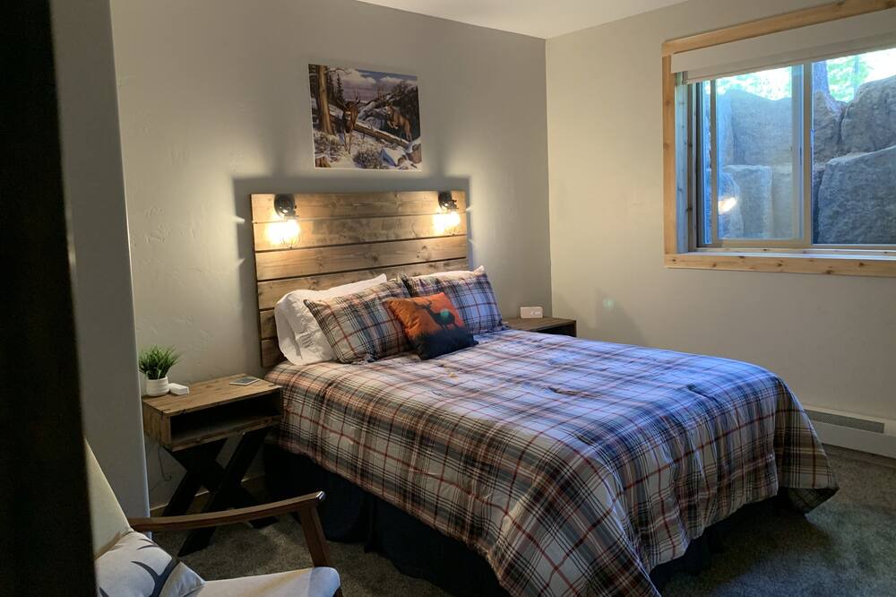 Photo of Bedroom in Island Park