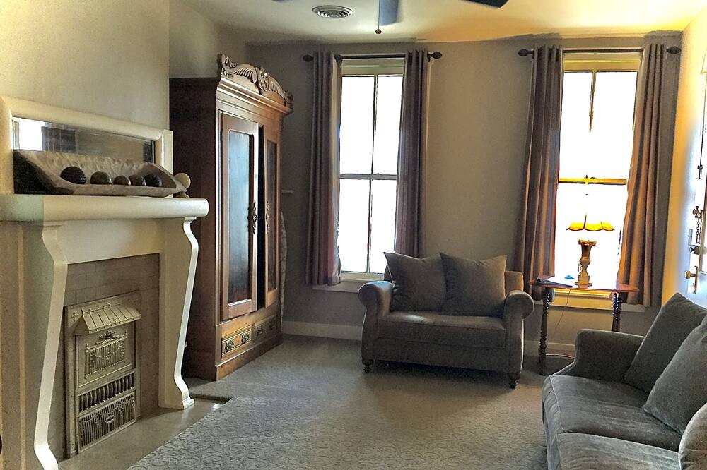 Photo of Livingroom in Urbana