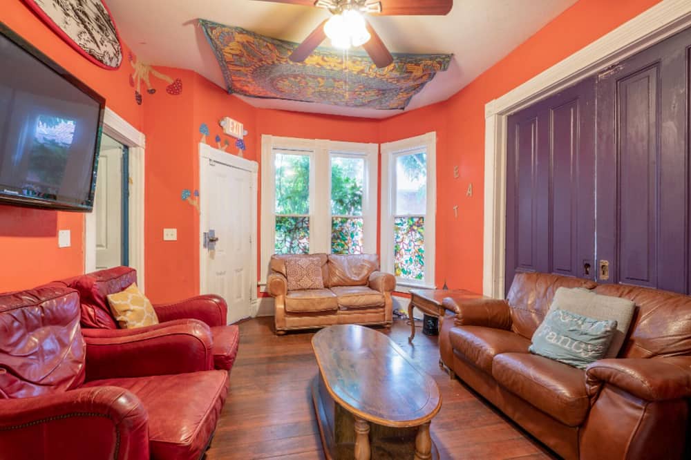 Photo of Livingroom in Downtown San Diego