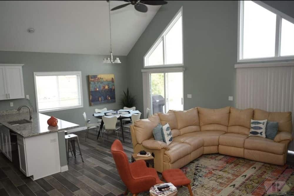 Photo of Livingroom in Ellston