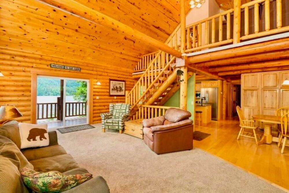 Photo of Livingroom in Kootenai County