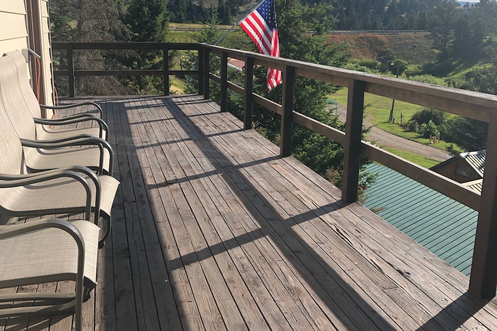 Photo of Patio Balcony in Meagher County