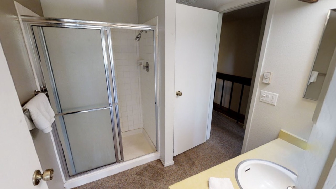 Photo of Bathroom in Island Park