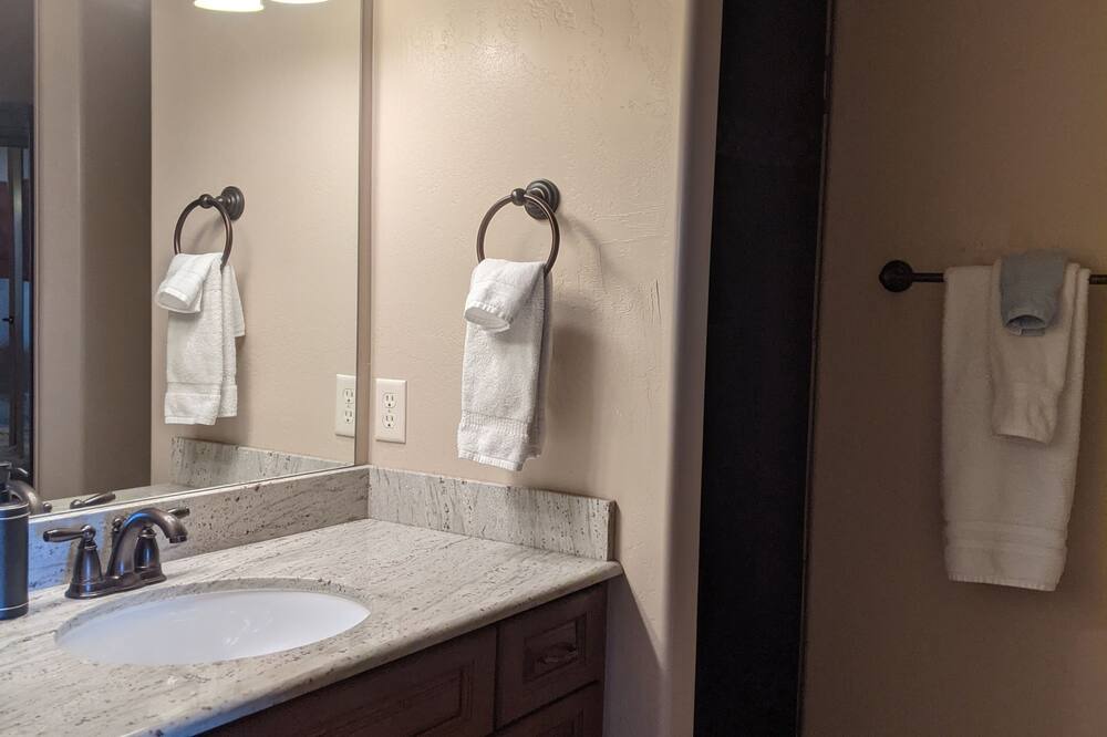 Photo of Bathroom in Page