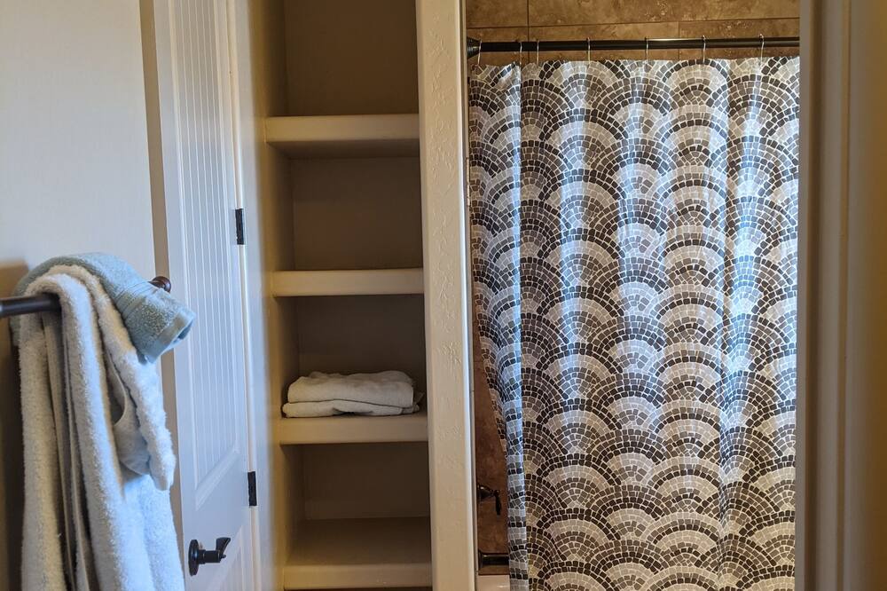 Photo of Bathroom in Page