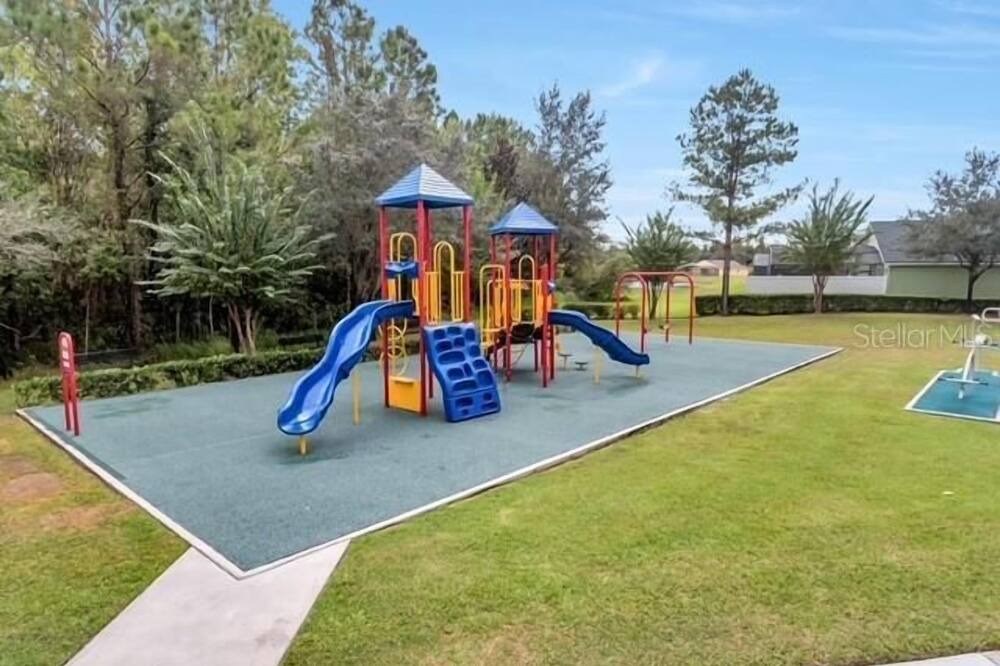 Photo of Others in Sandy Ridge