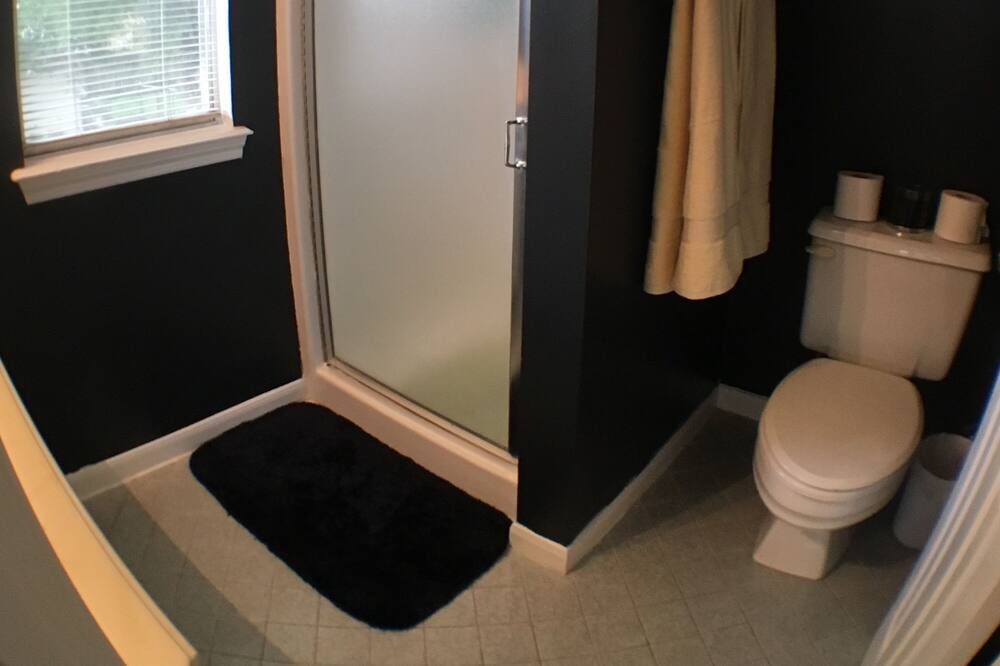 Photo of Bathroom in Briarforest