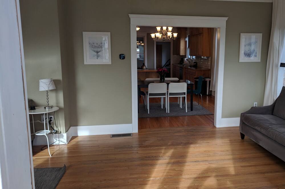 Photo of Livingroom in Veterans Park