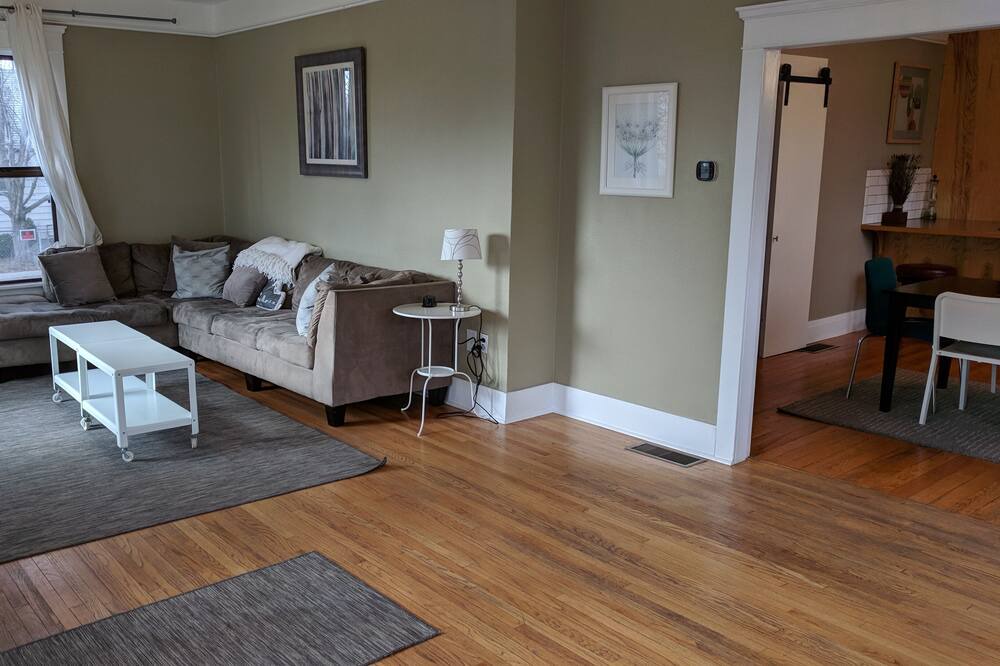 Photo of Livingroom in Veterans Park