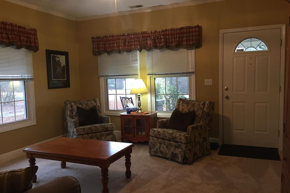 Photo of Livingroom in Jenkinsville