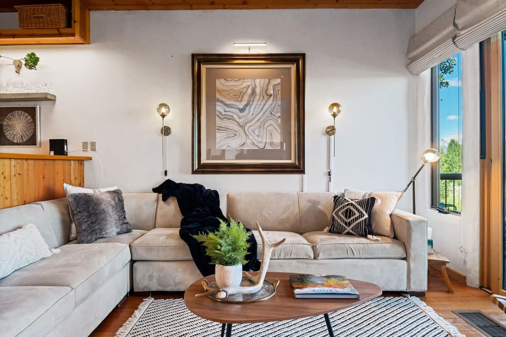 Photo of Livingroom in Spring Creek Ranch