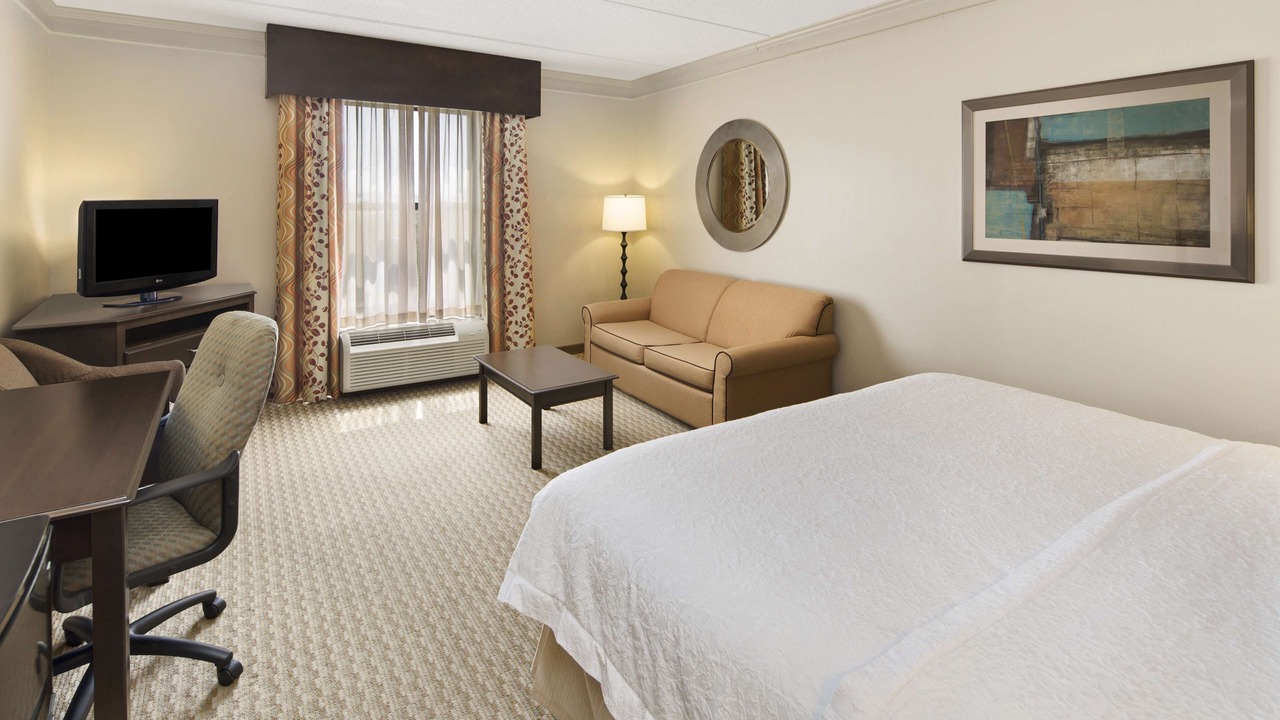 Photo of Bedroom in Royal Pines Estates