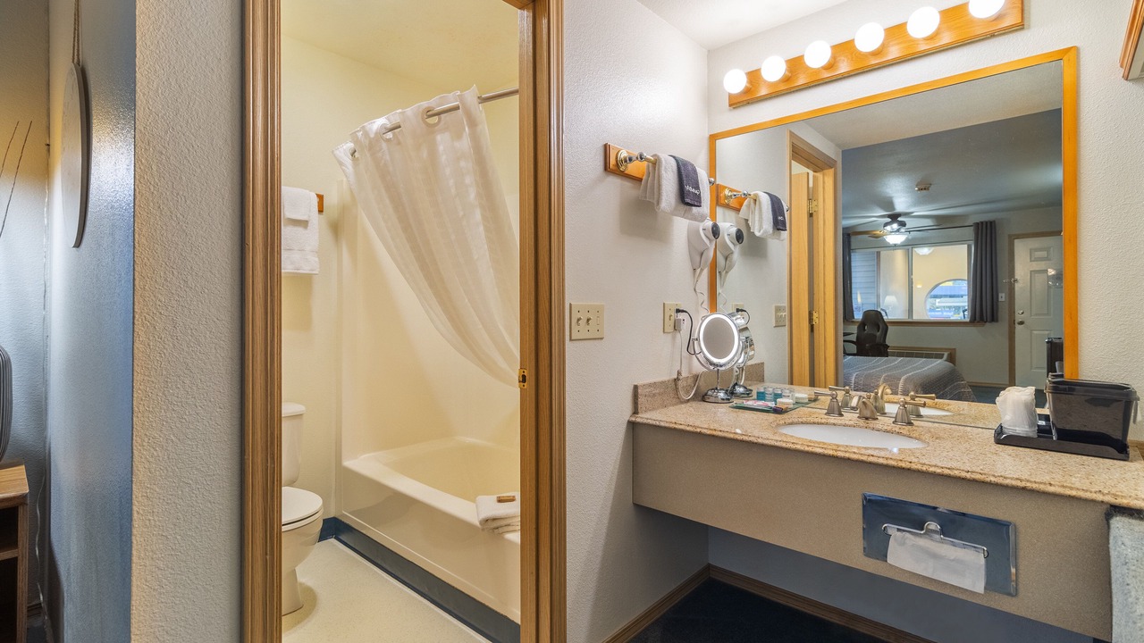 Photo of Bathroom in Garden District