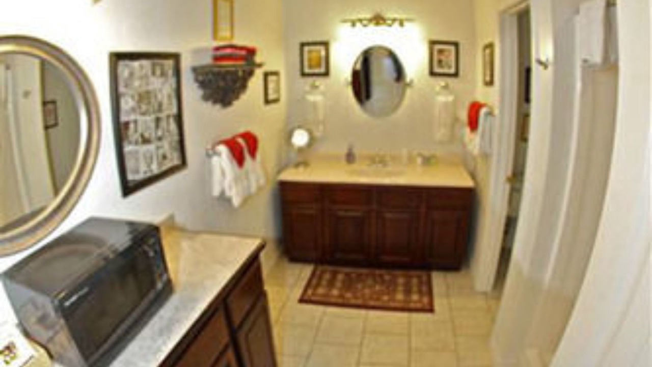 Photo of Bathroom in Sulphur