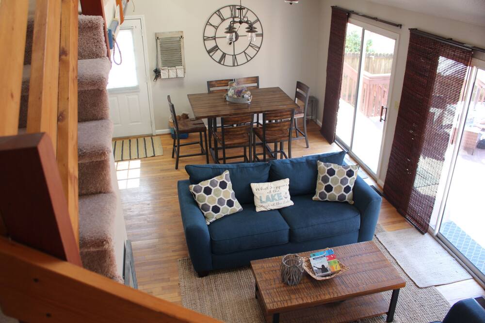 Photo of Bedroom in Southmont