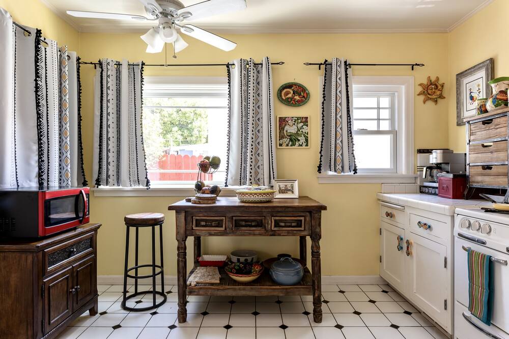 Photo of Kitchen in Altadena