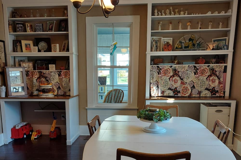 Photo of Livingroom in Sunbury