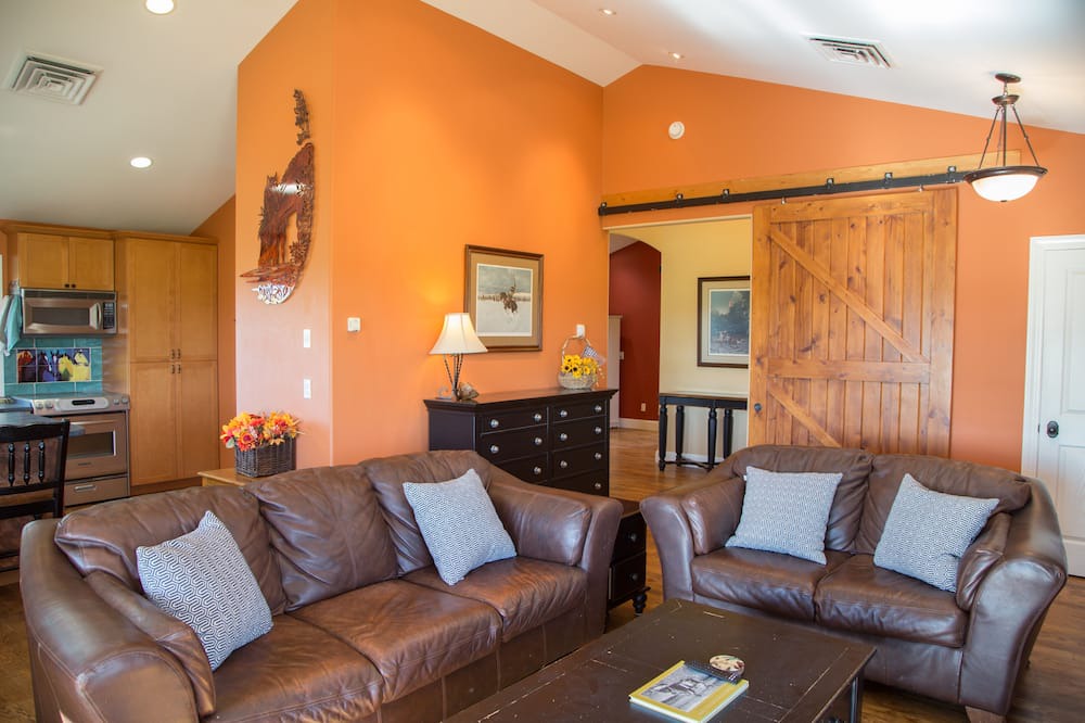 Photo of Livingroom in Three Forks