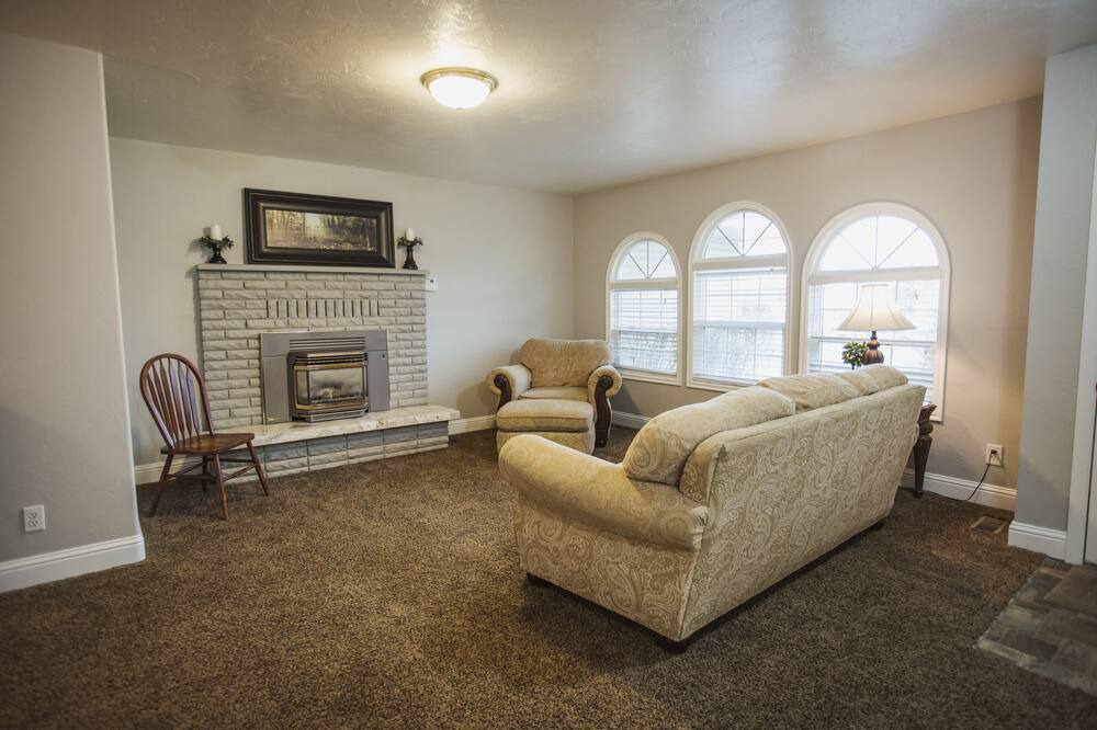 Photo of Livingroom in Sugar City