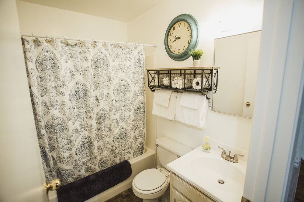 Photo of Bathroom in Sugar City