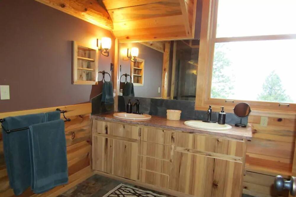 Photo of Kitchen in Viola