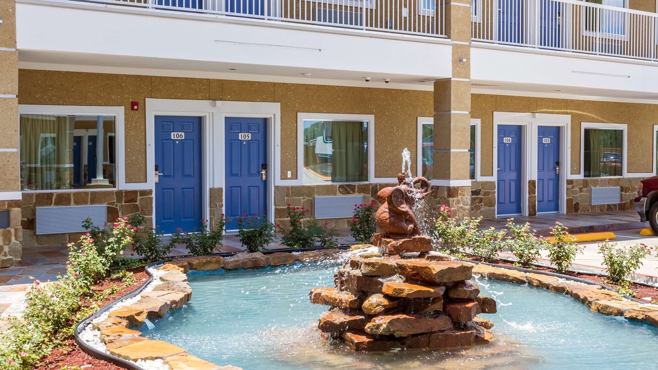 Photo of Outdoor in Greater Greenspoint