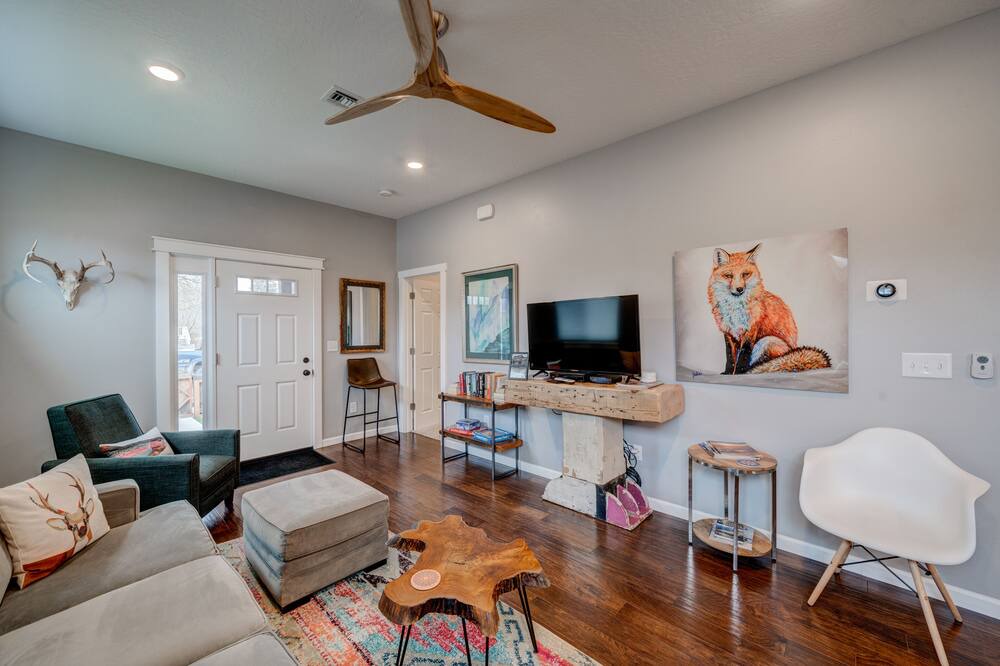 Photo of Livingroom in Riverfront