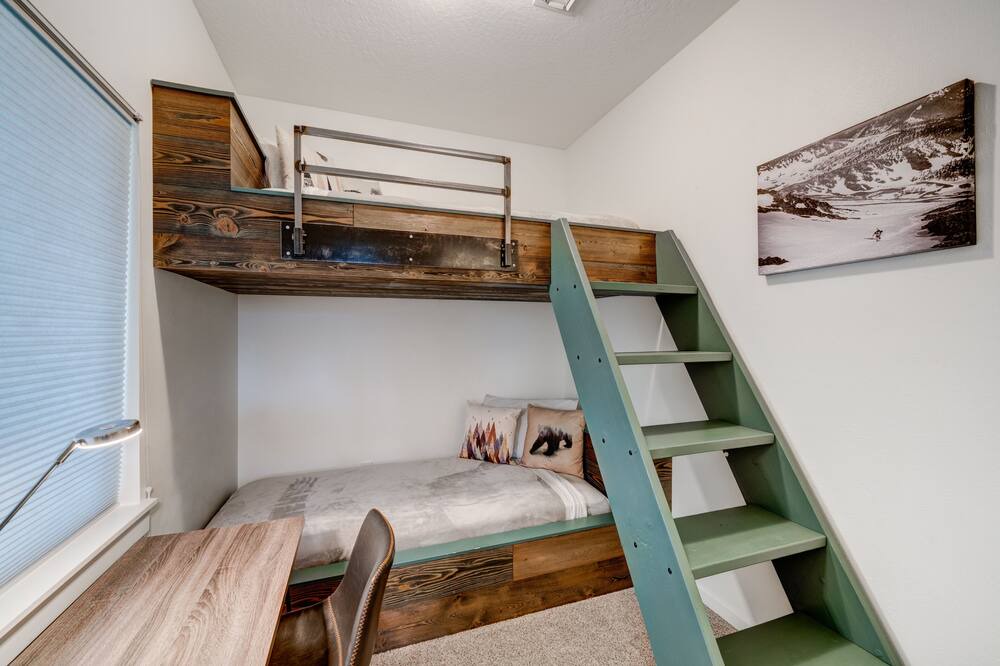 Photo of Bedroom in Riverfront