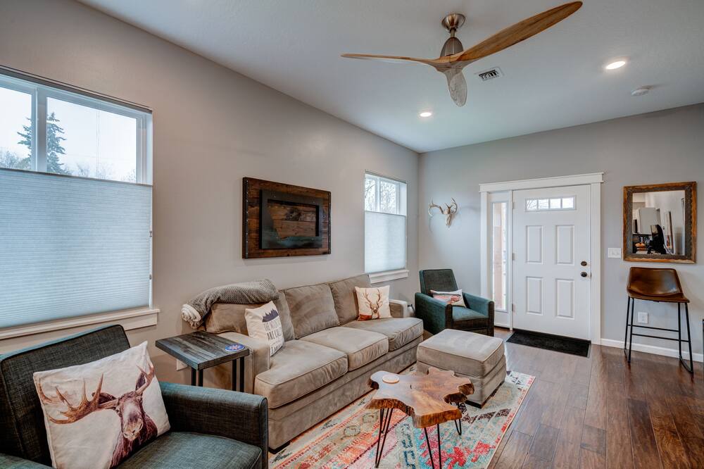 Photo of Livingroom in Riverfront