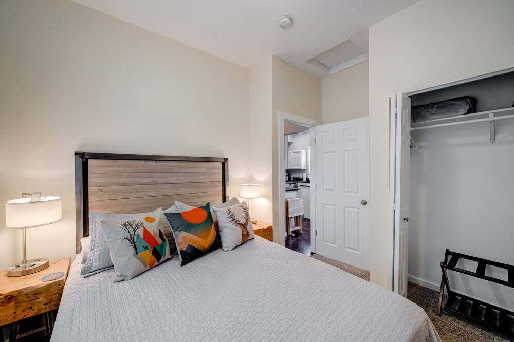 Photo of Bedroom in Riverfront