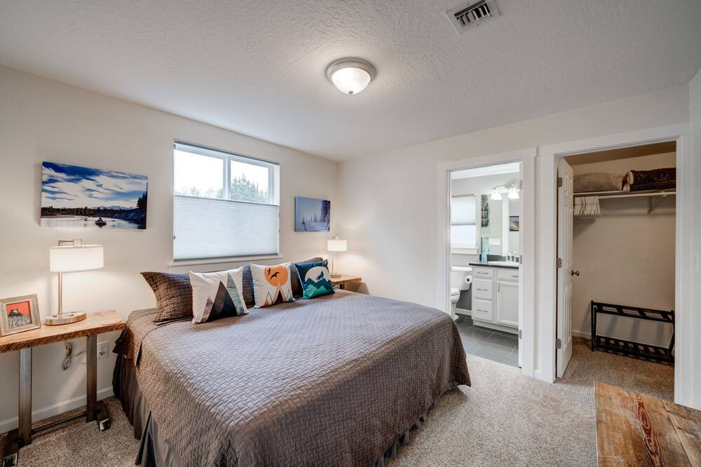 Photo of Bedroom in Riverfront