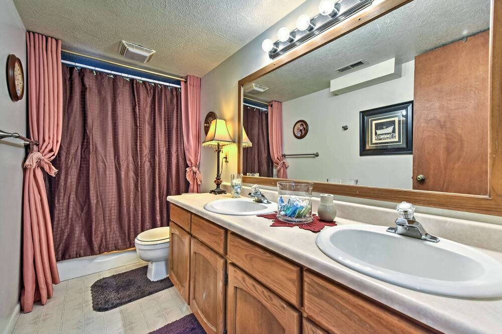 Photo of Bathroom in Logan