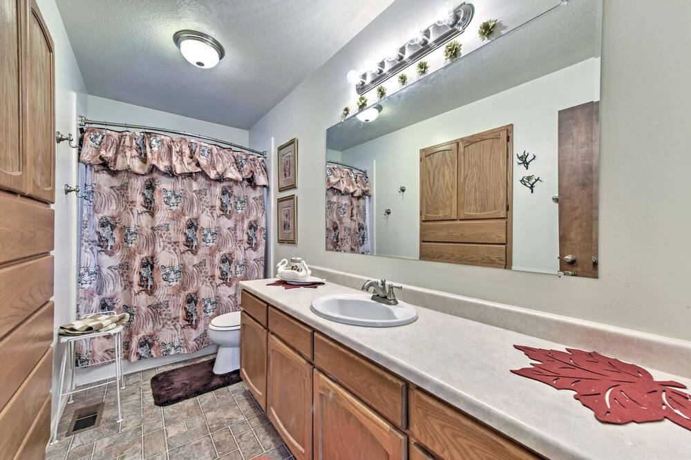 Photo of Bathroom in Logan