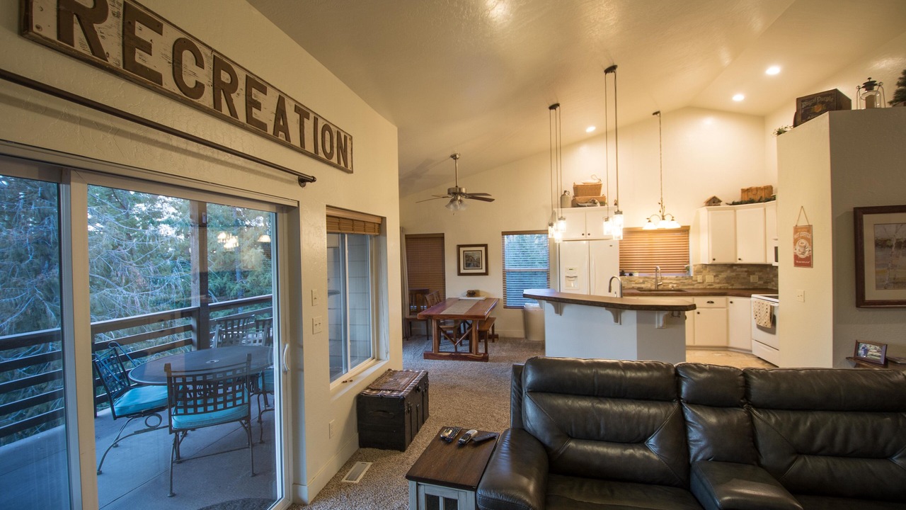 Photo of Livingroom in Harrison