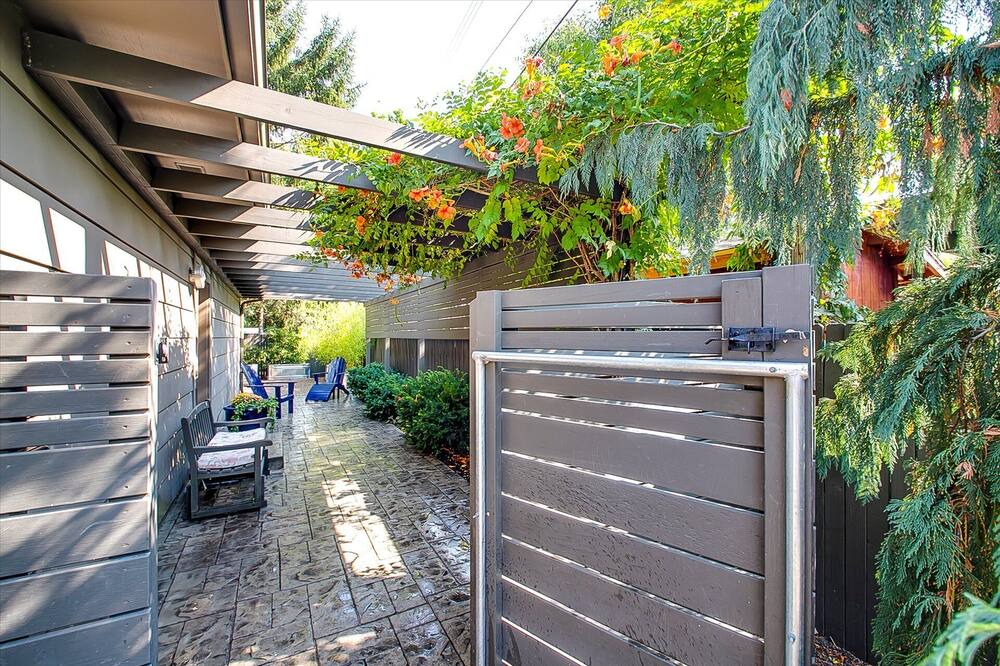 Photo of Outdoor in East End