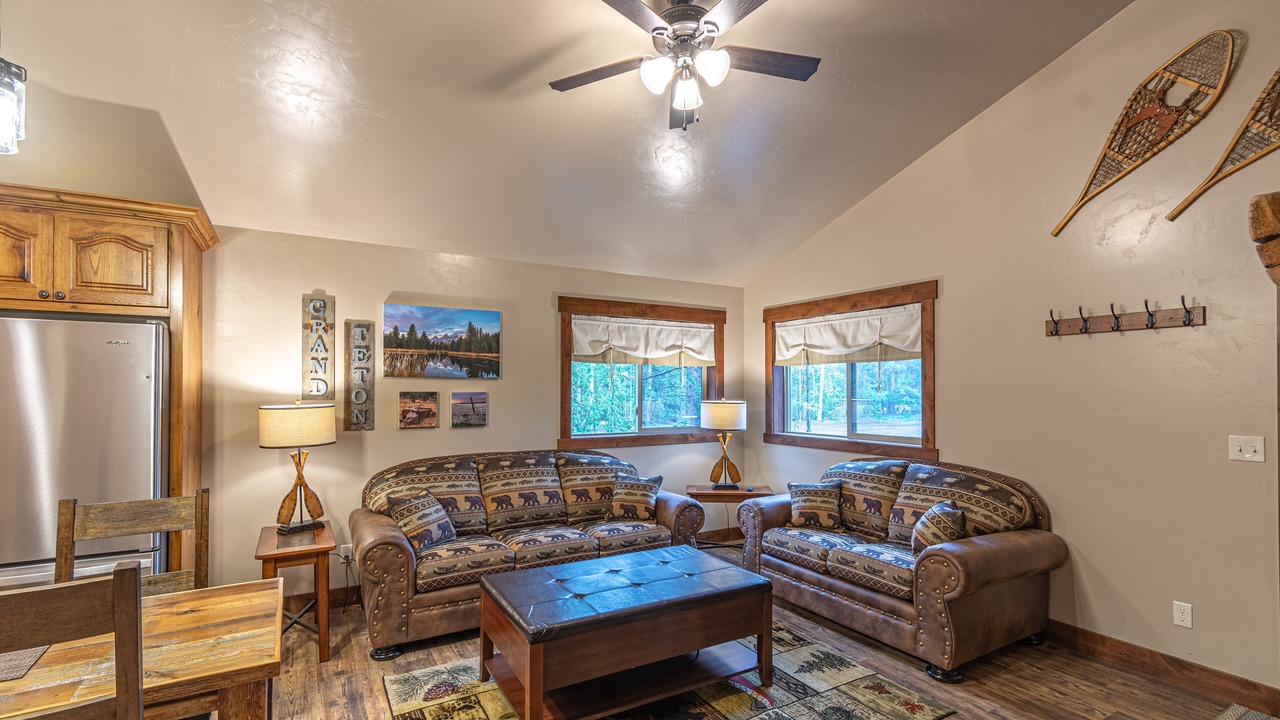 Photo of Livingroom in West Yellowstone