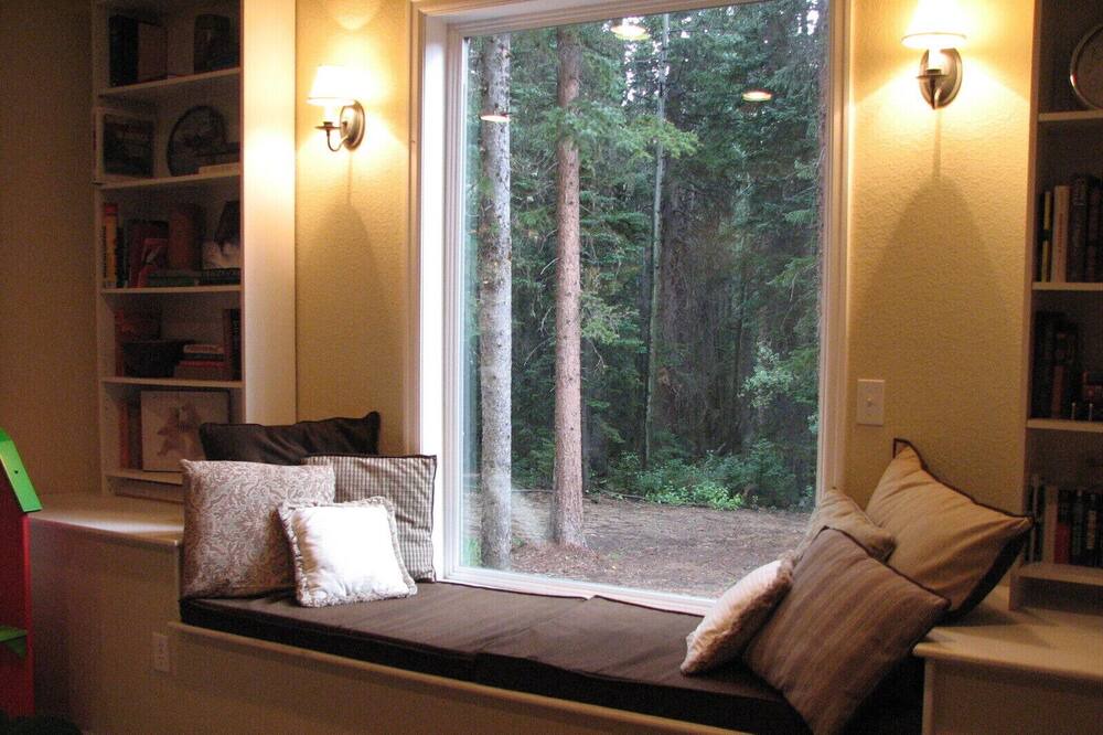 Photo of Bedroom in Crystal Lake