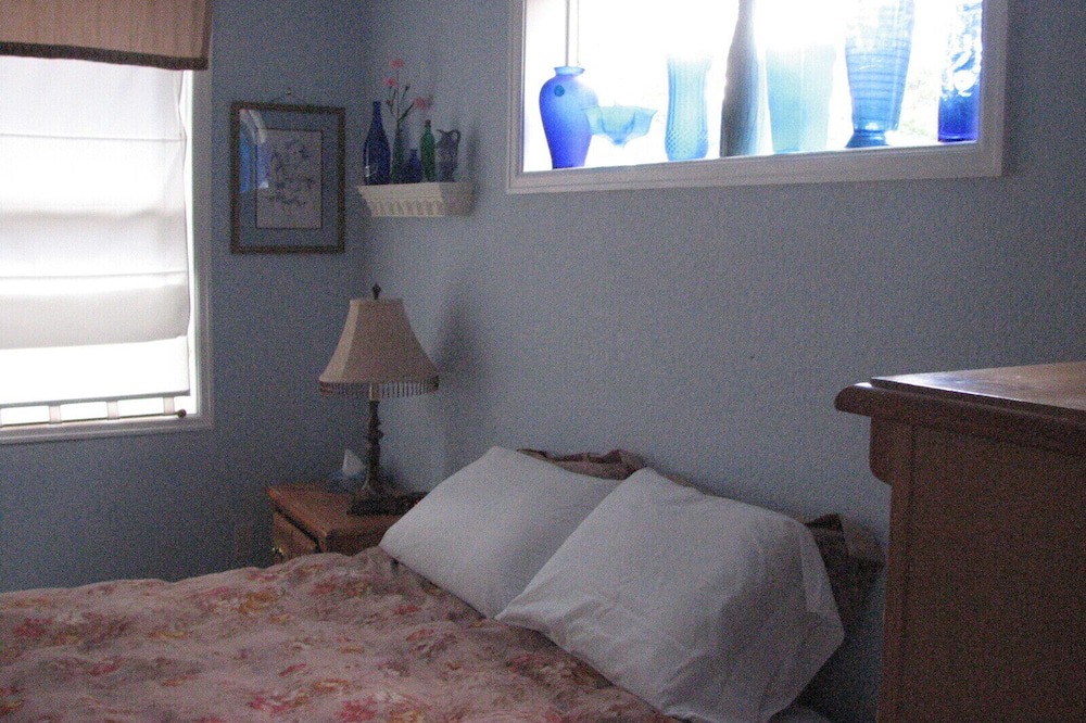 Photo of Bedroom in Crystal Lake